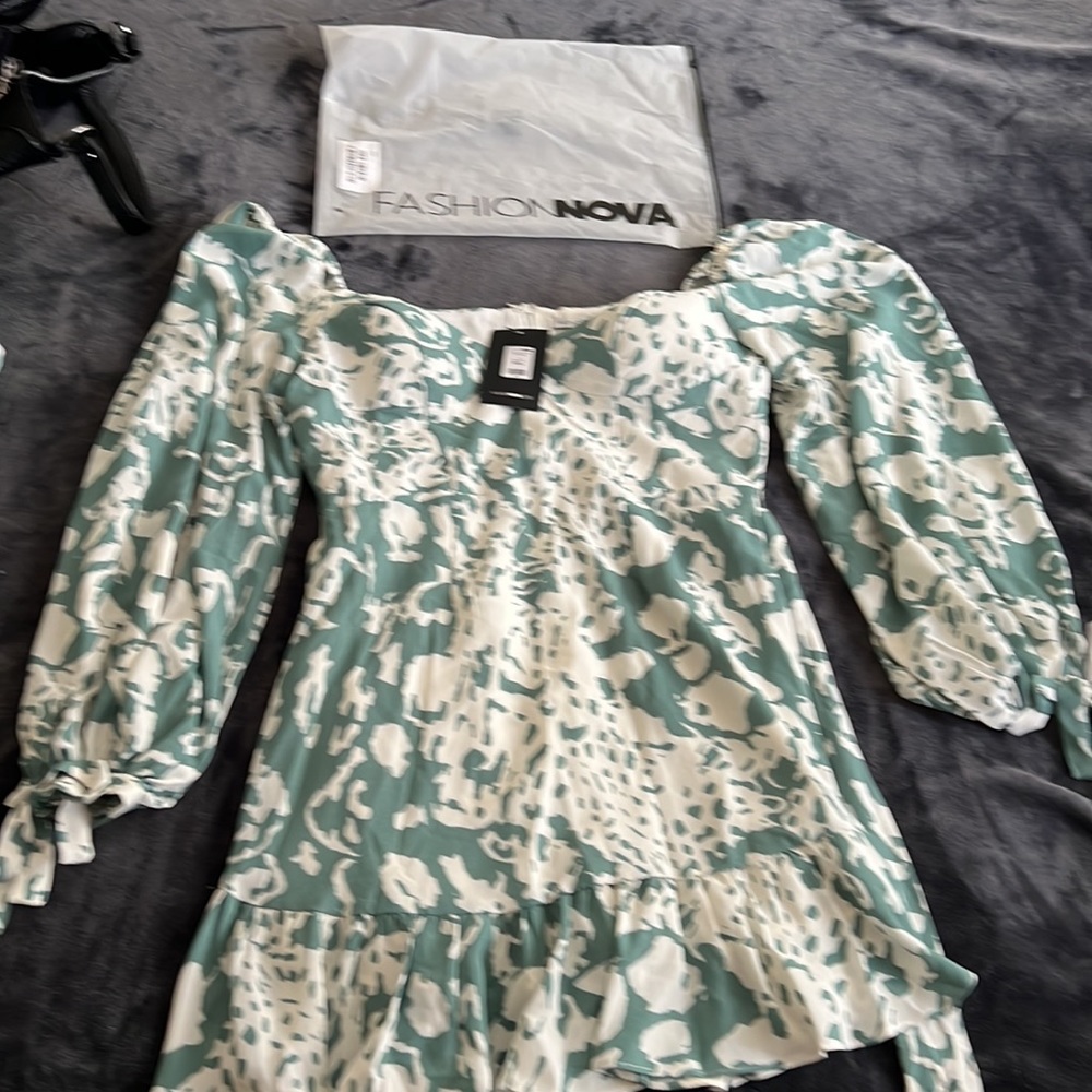 Fashion Nova - Trust my Instincts - Mini dress sage/combo - Picture 6 of 7